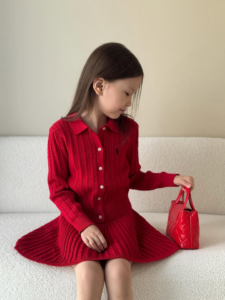 Why are children's sweater sets becoming more and more popular?