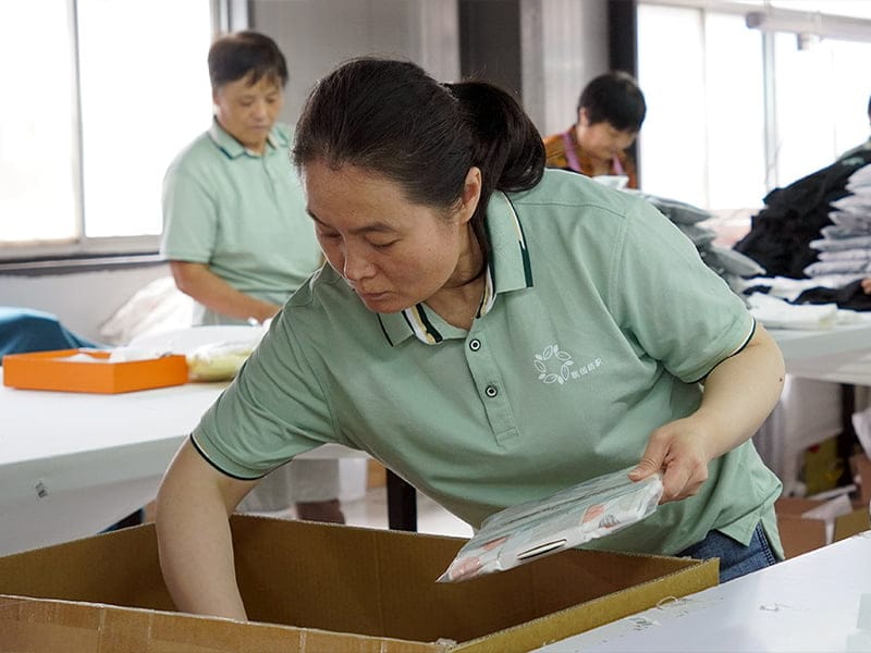 Export carton packing